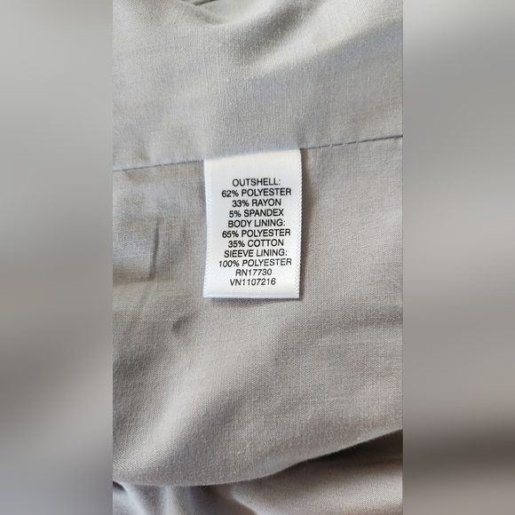 2/$15 - Isacc Mizrahi Grey Blazer - size 6 - Picture 6 of 9